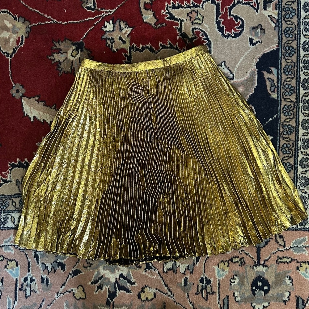 Elie Tahari Metallic Pleated Skirt - gold!